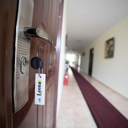 Aparthotel Prenociste Leona Veliko Gradište Zewnętrze zdjęcie