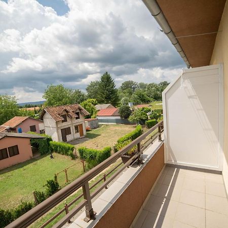 Aparthotel Prenociste Leona Veliko Gradište Zewnętrze zdjęcie