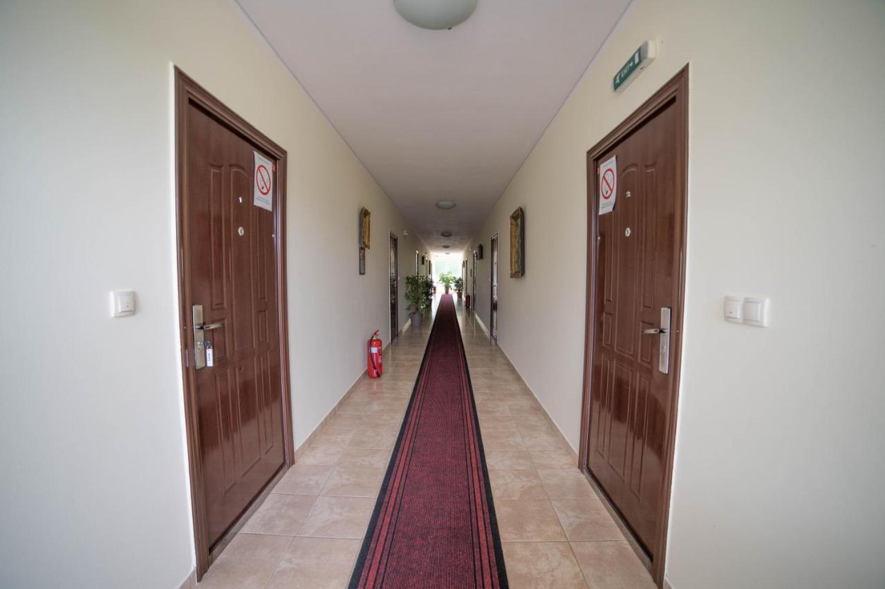 Aparthotel Prenociste Leona Veliko Gradište Zewnętrze zdjęcie